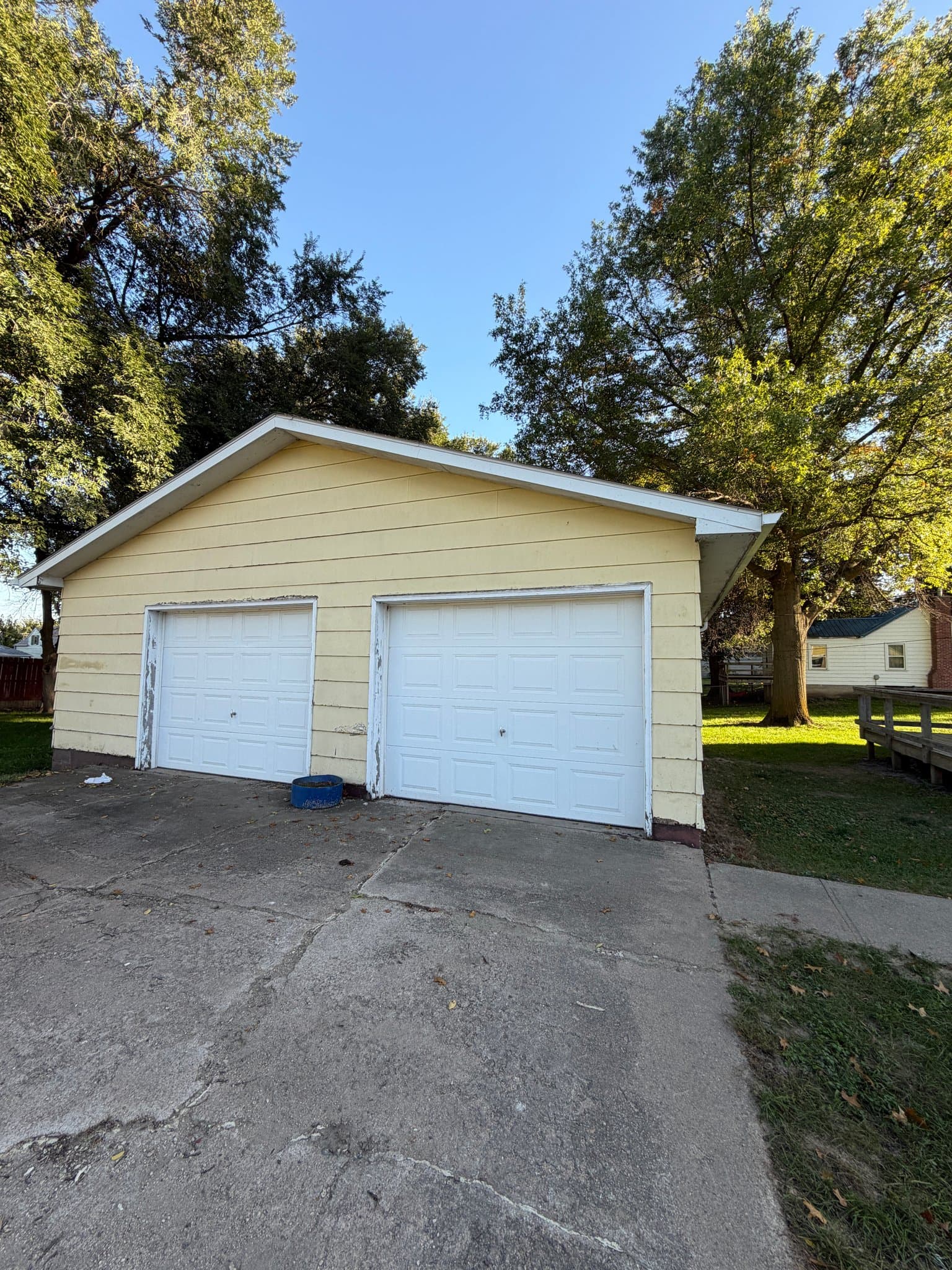 Bloomfield House: 110 N 1st St
