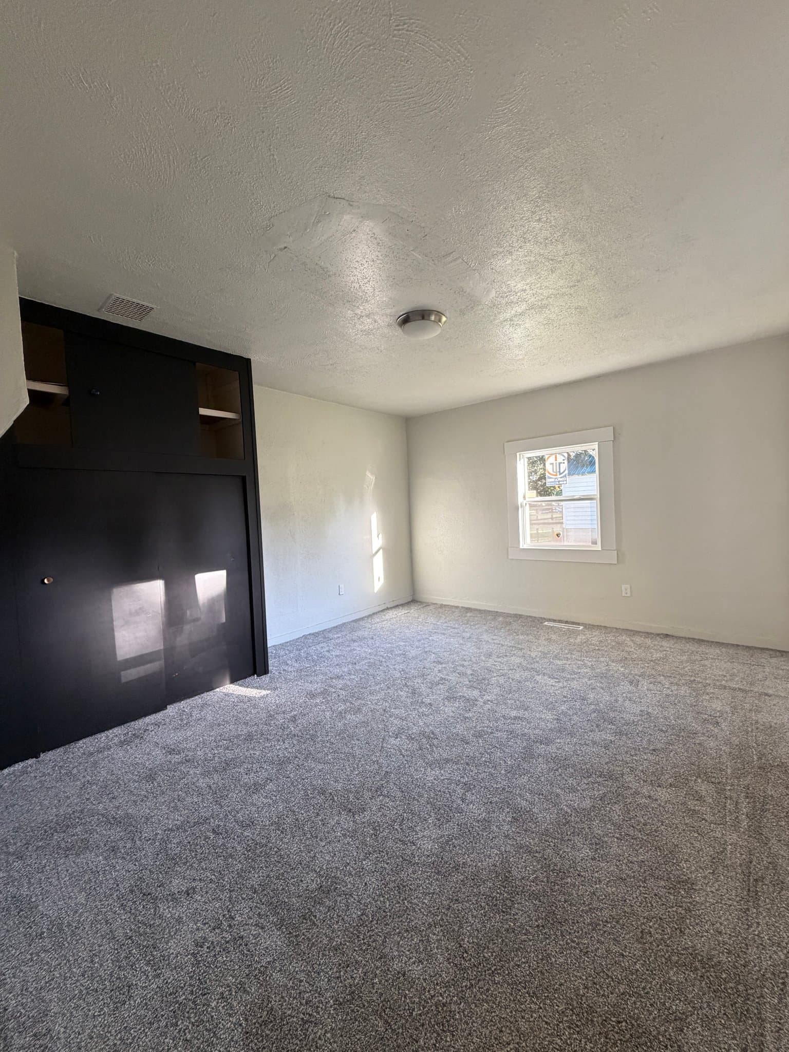 Bloomfield House: 110 N 1st St