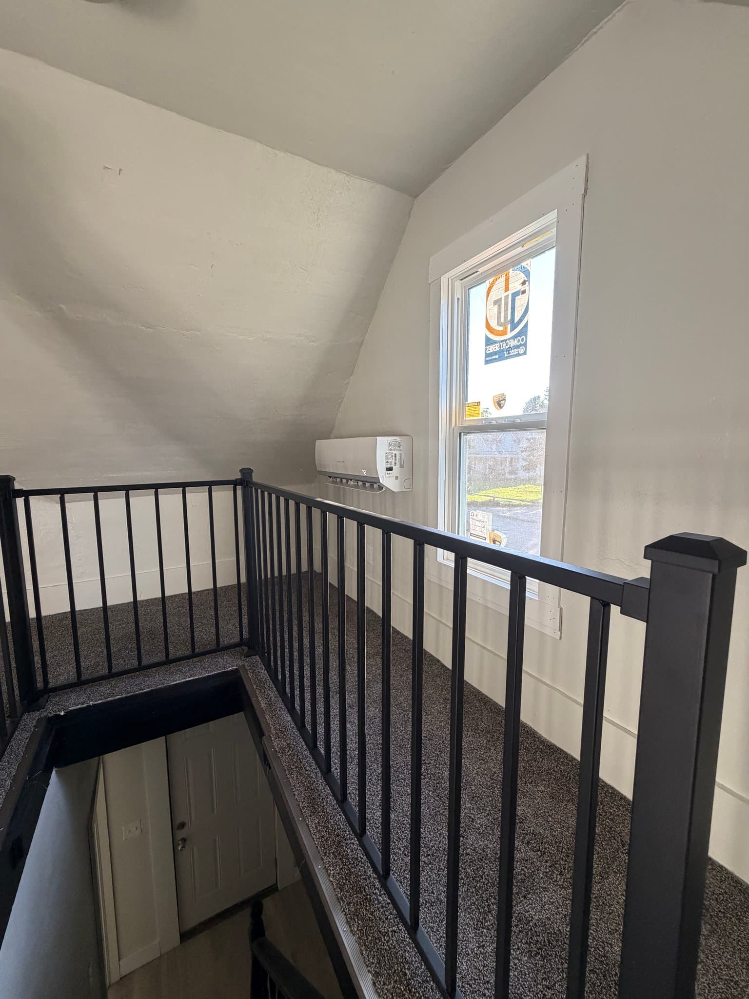 Bloomfield House: 110 N 1st St