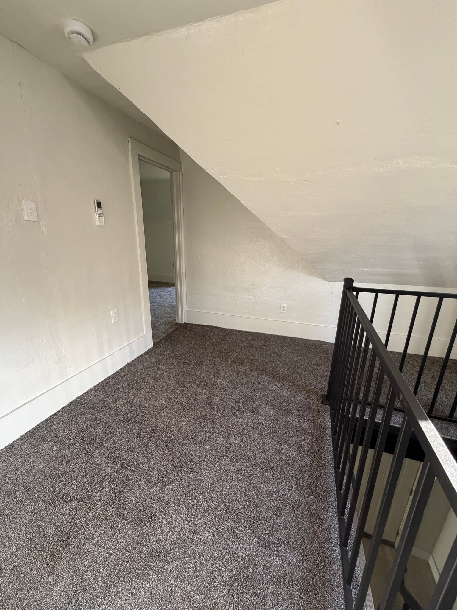Bloomfield House: 110 N 1st St