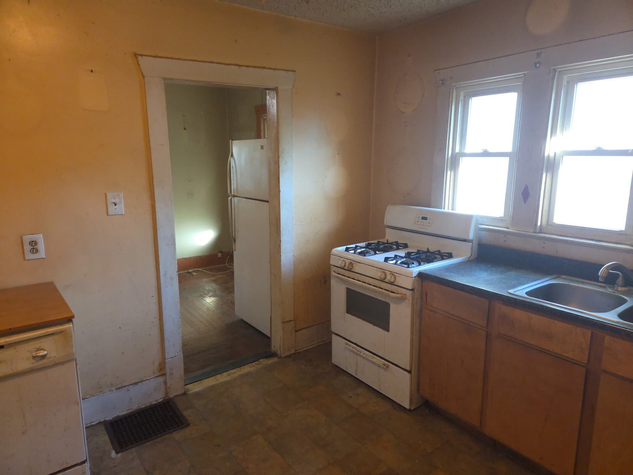 Decatur House: 2081 North College Street