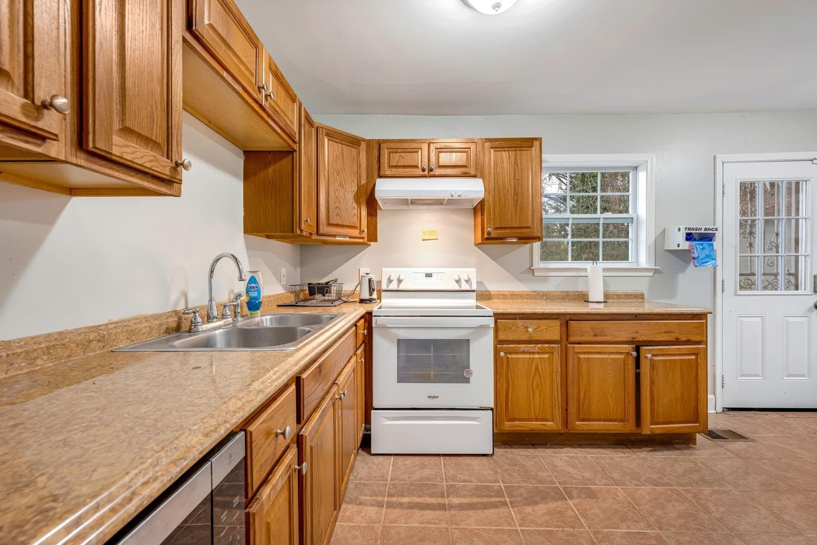 Atlanta Single Room: 761 Kennolia Dr SW