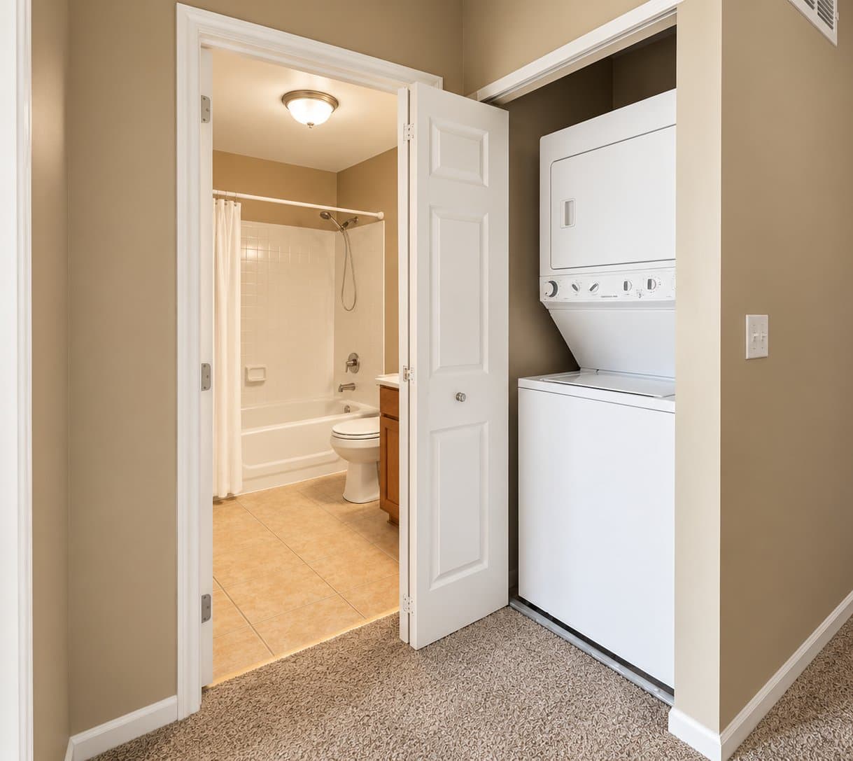Naperville Townhome: 2710 Loveland Avenue