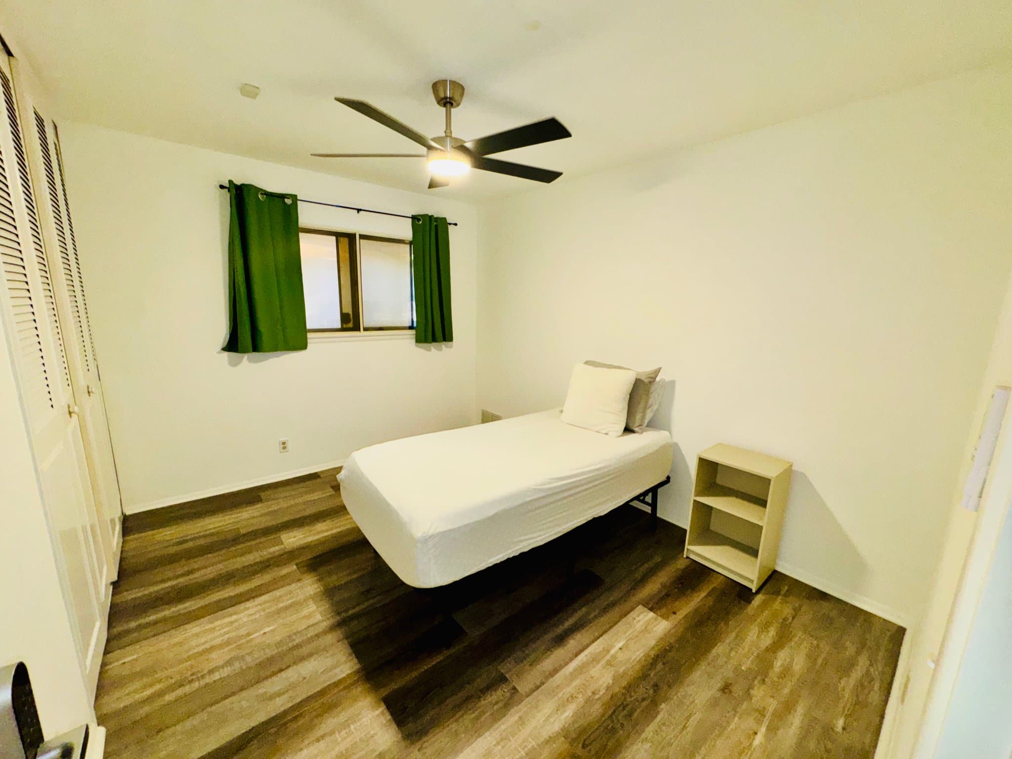 San Antonio Single Room: 5618 Sir Gareth Dr.