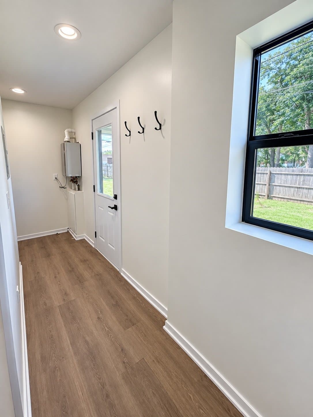 Farmington Apartment: 22013 Springbrook Ave