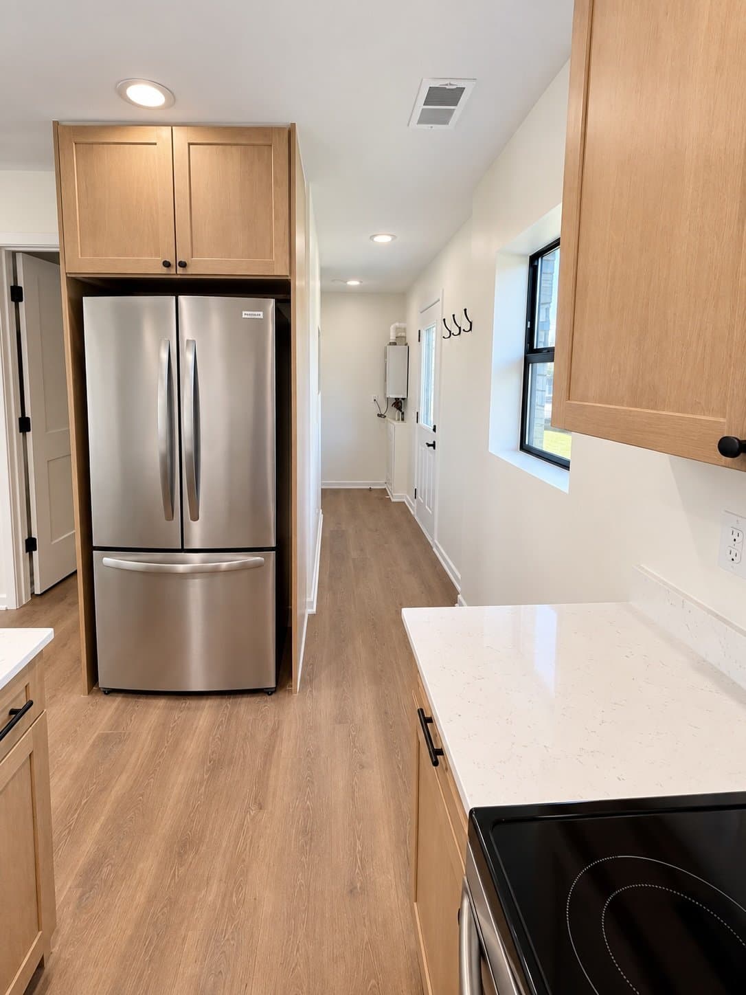 Farmington Apartment: 22013 Springbrook Ave