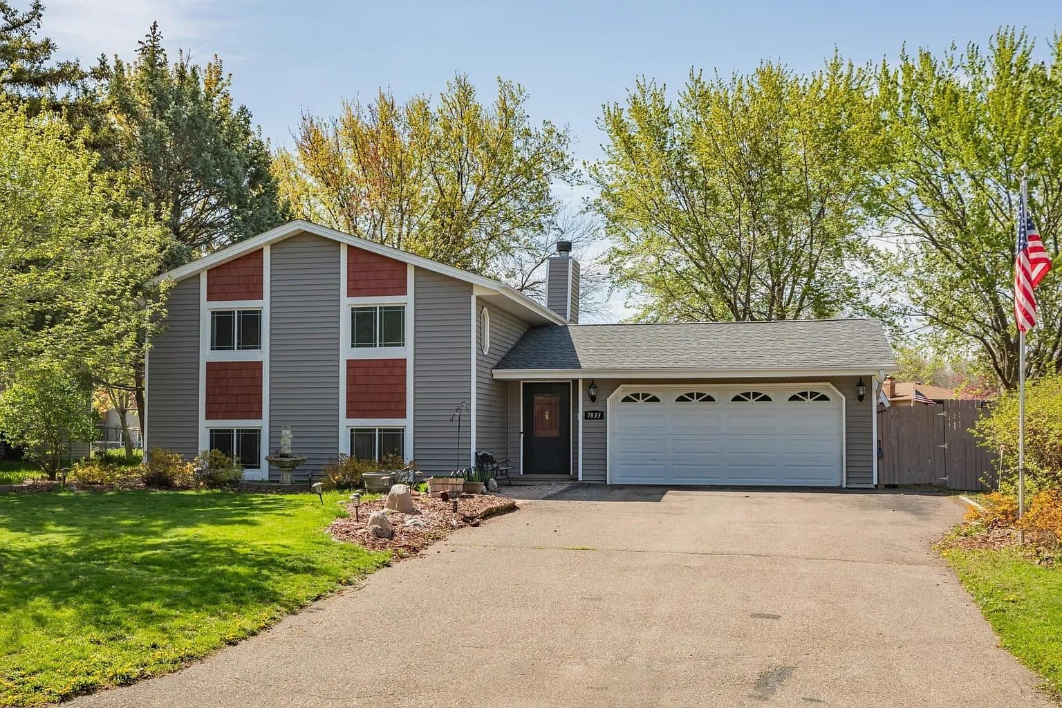 Brooklyn Park House: 7833 N College Park Dr
