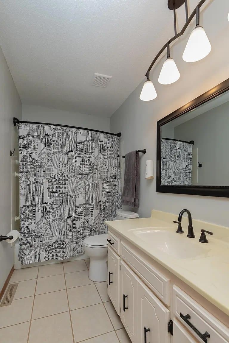 Brooklyn Park House: 7833 N College Park Dr
