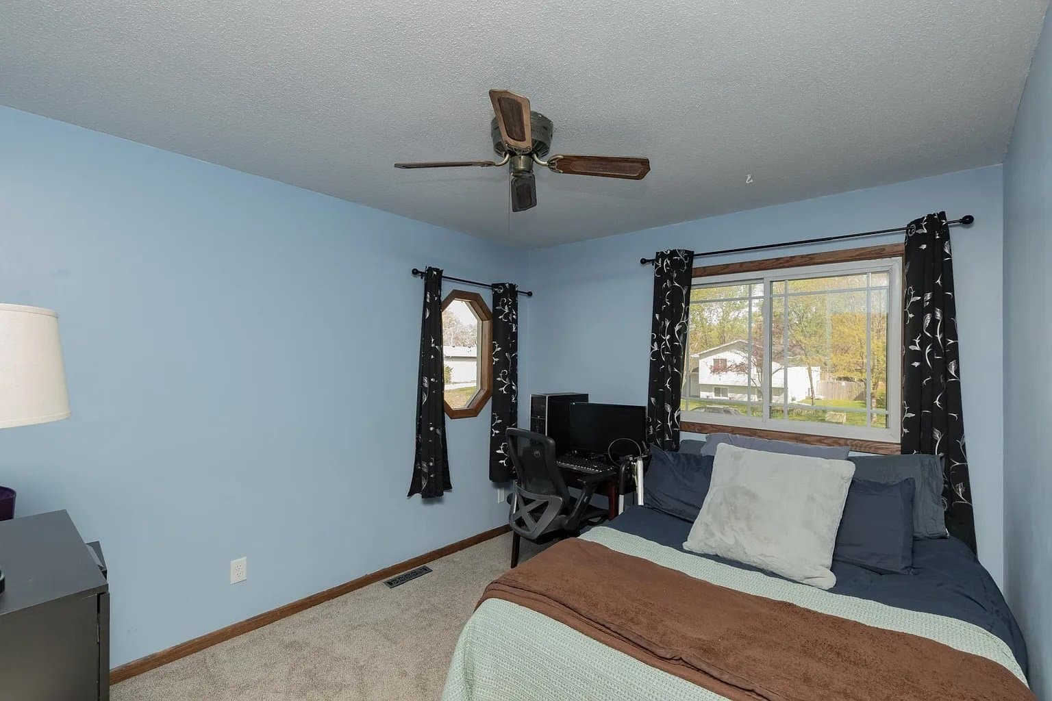 Brooklyn Park House: 7833 N College Park Dr