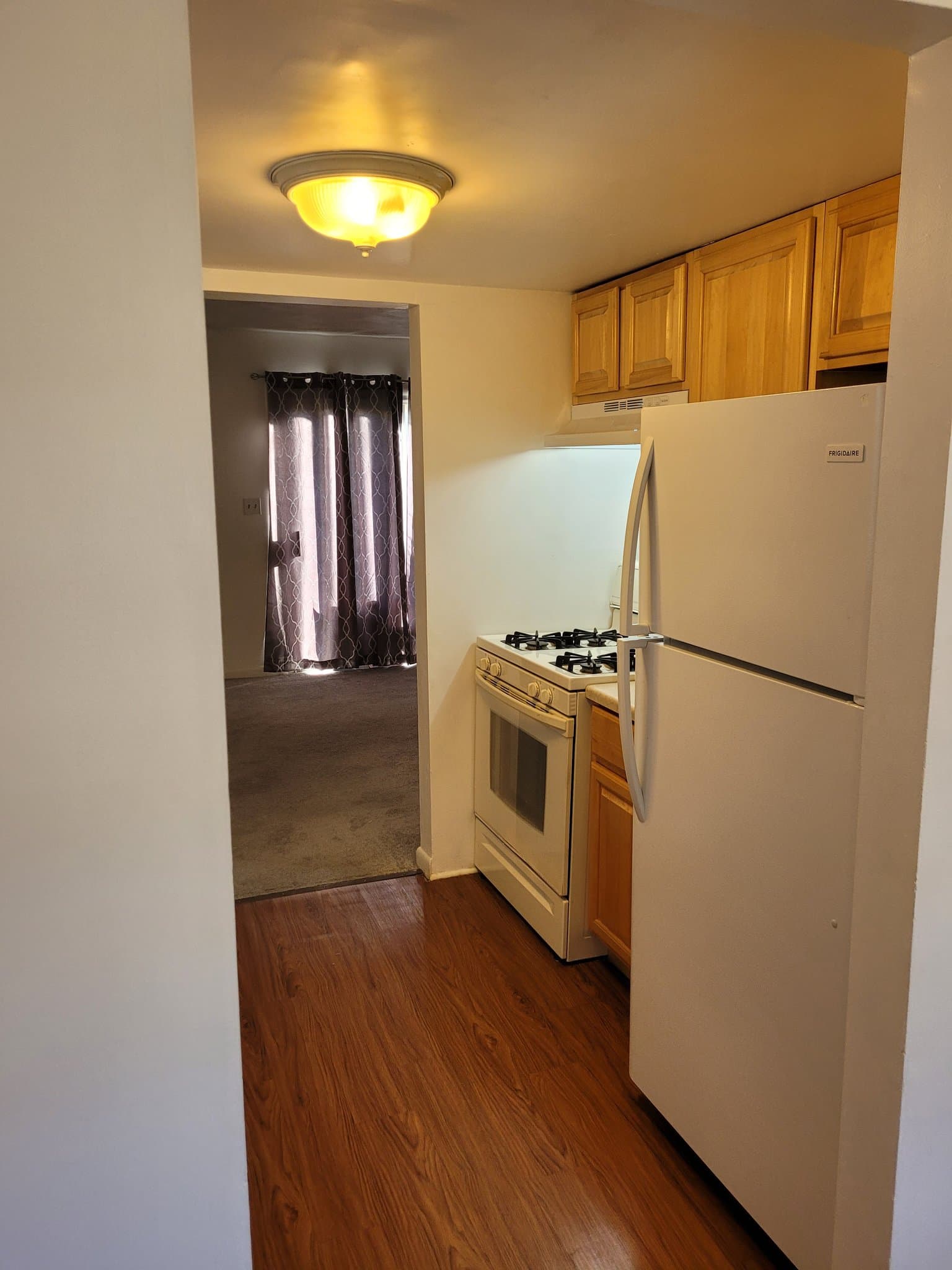 Linthicum Heights Townhome: 305 Music Ln