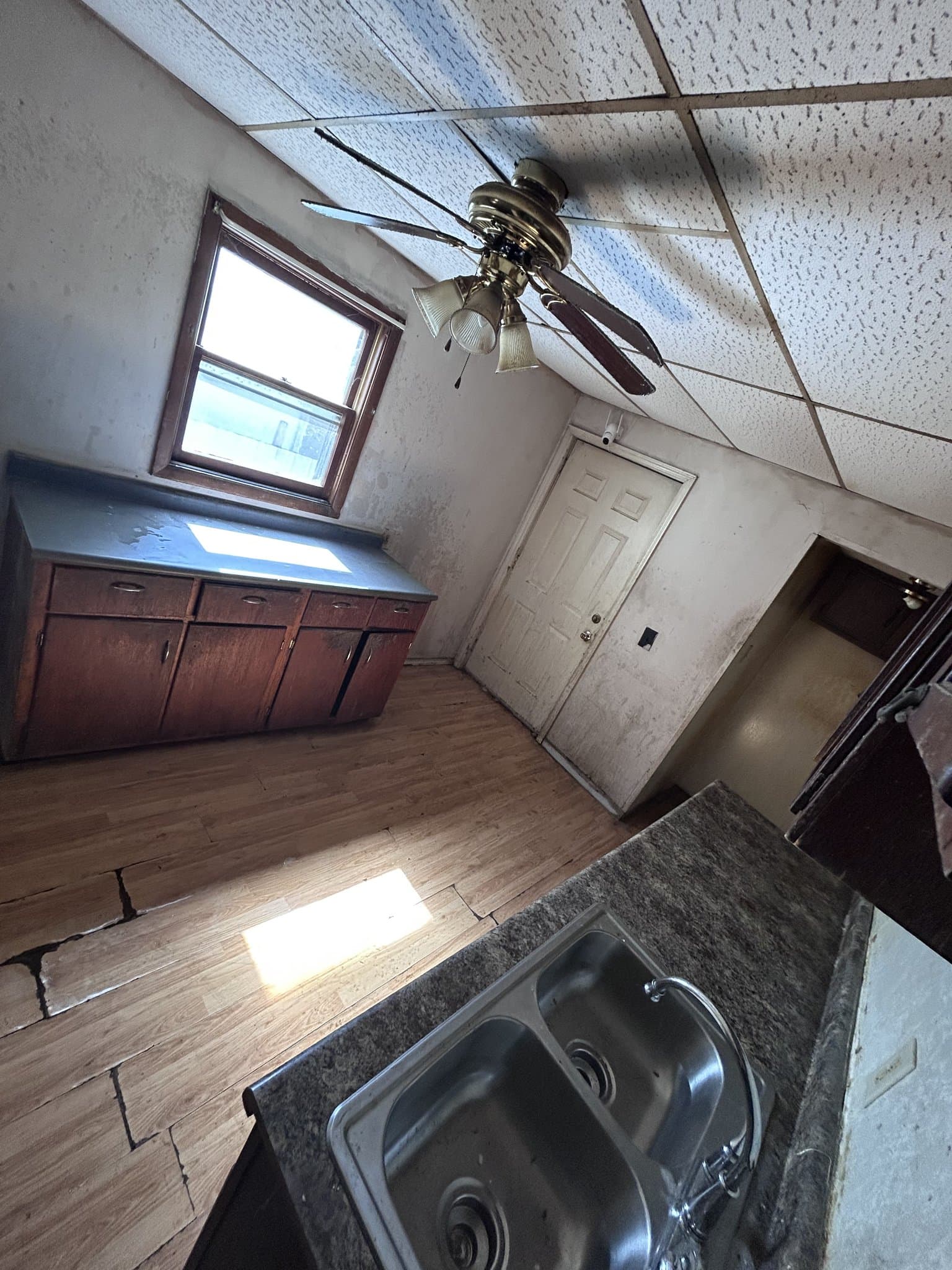 Decatur House: 2015 N Union St