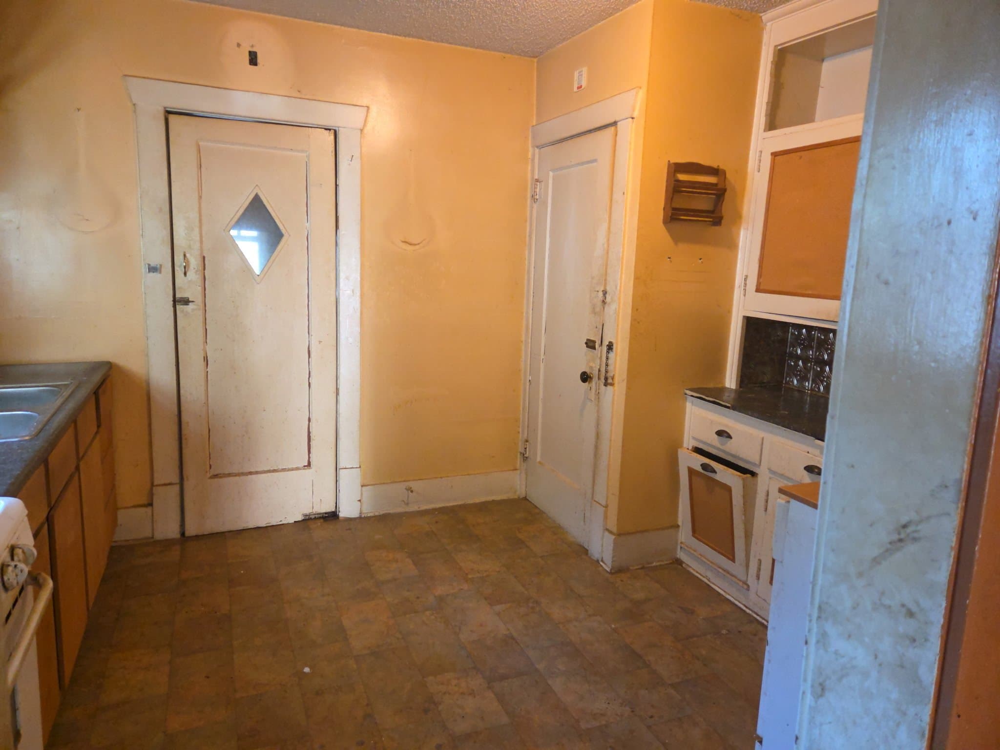 Decatur House: 2081 North College St.