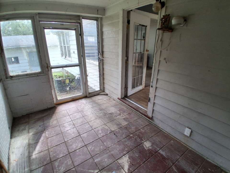 Decatur House: 3975 E William St