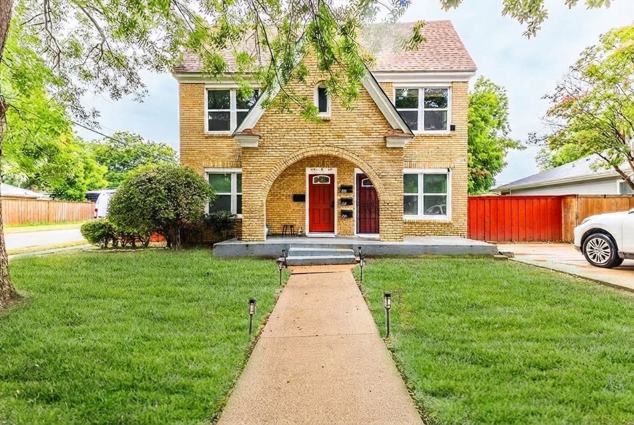Dallas Apartment: 227 S Oak Cliff Blvd