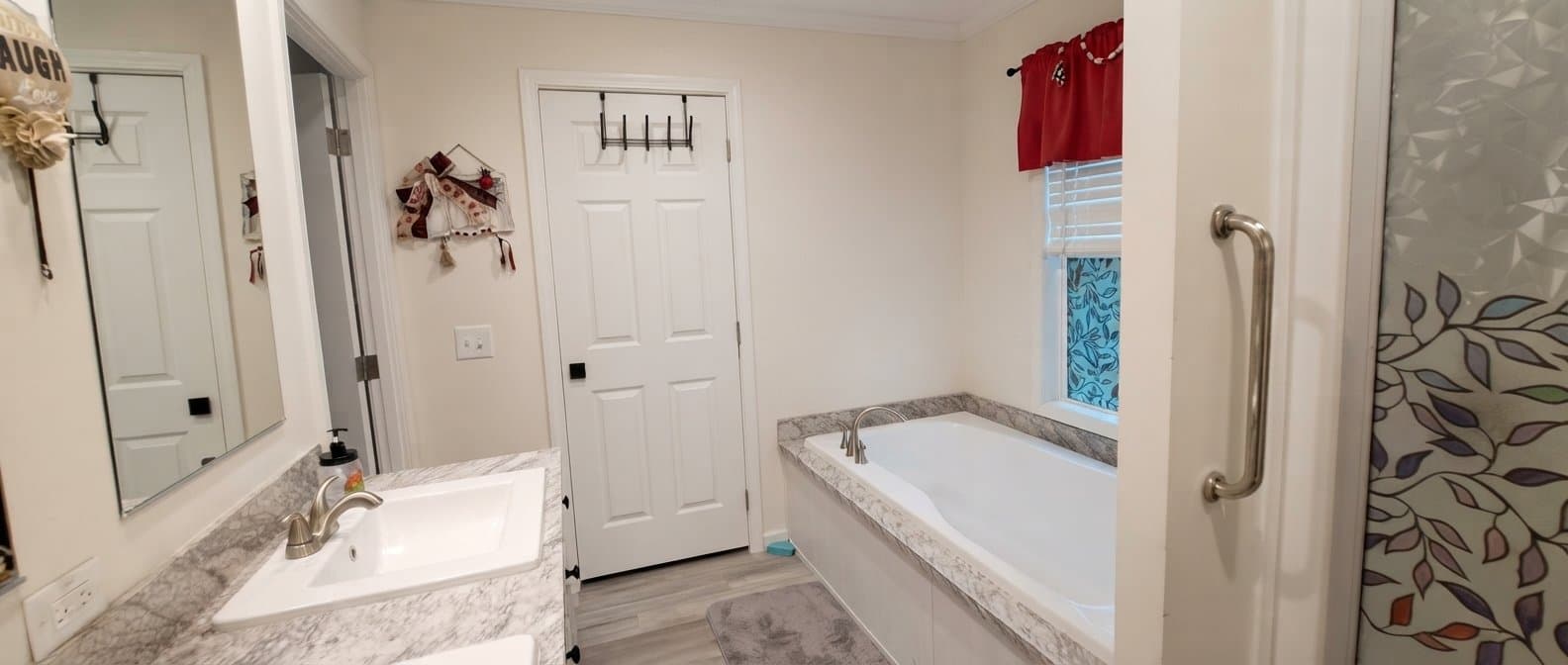 North House: 161 Ireland Dr