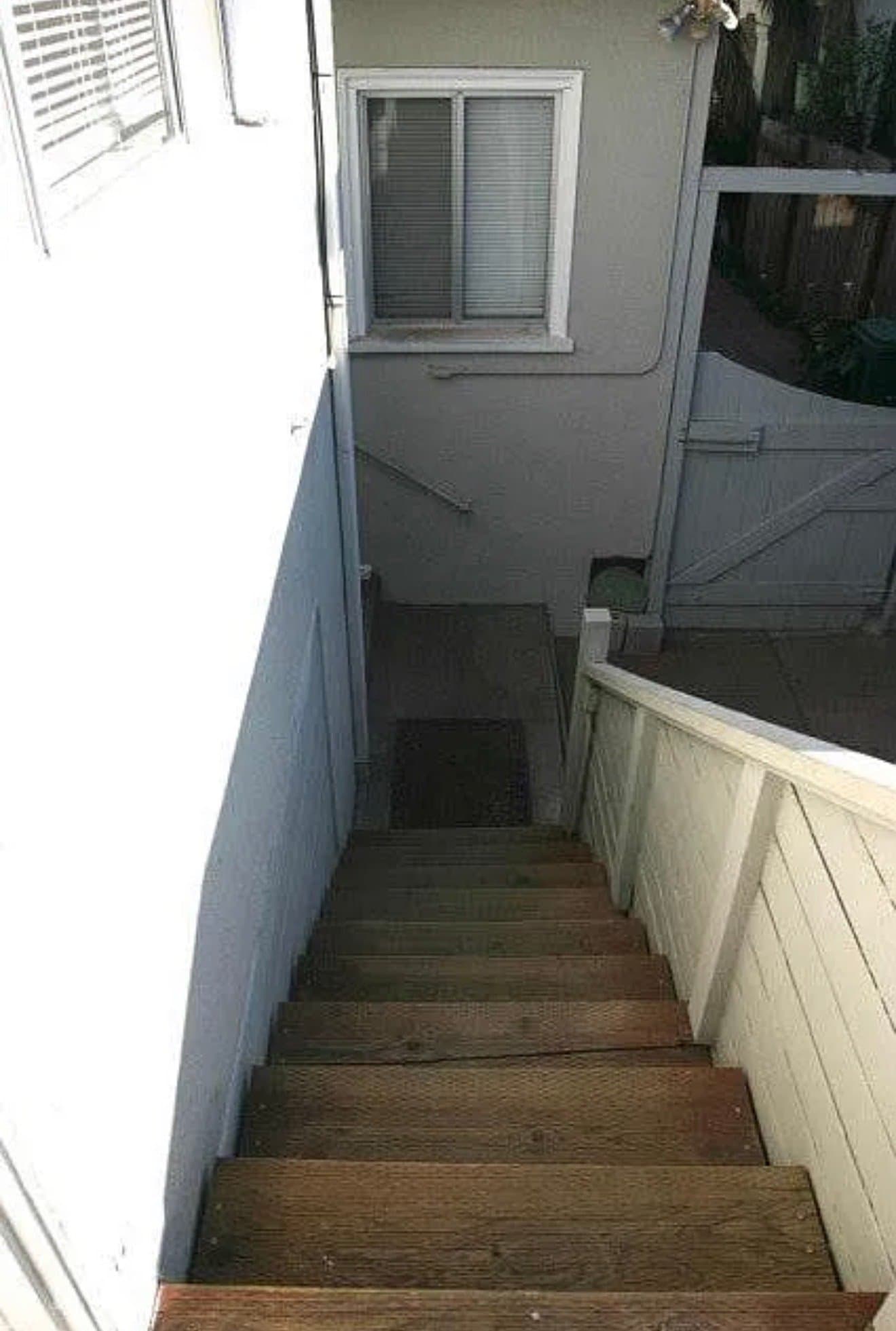 Oakland House: 1624 MacArthur Blvd