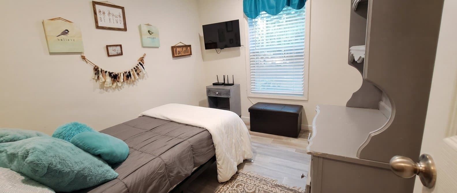 North House: 161 Ireland Dr