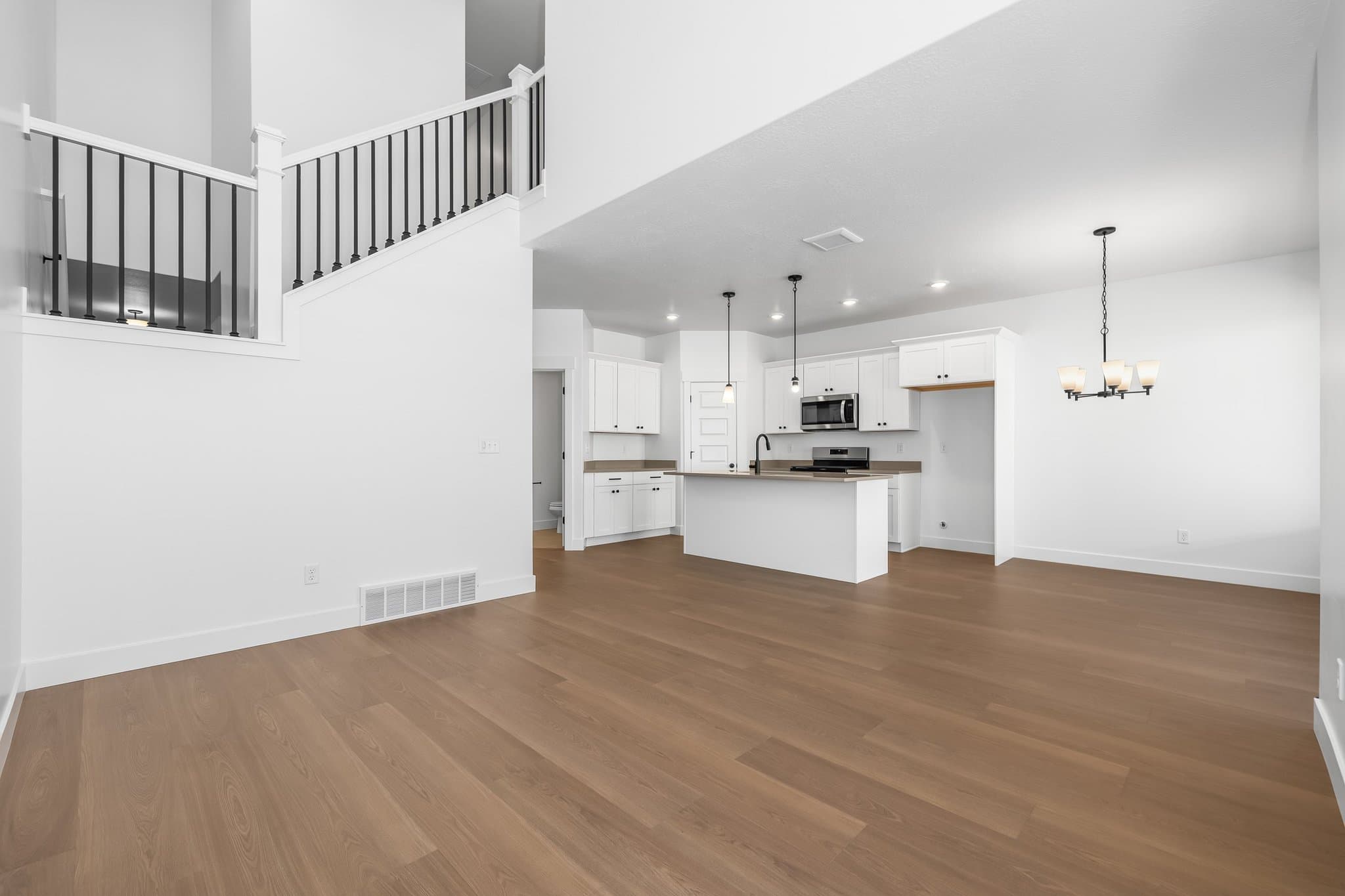 Mapleton Townhome: 5319 S. Acacia Dr.