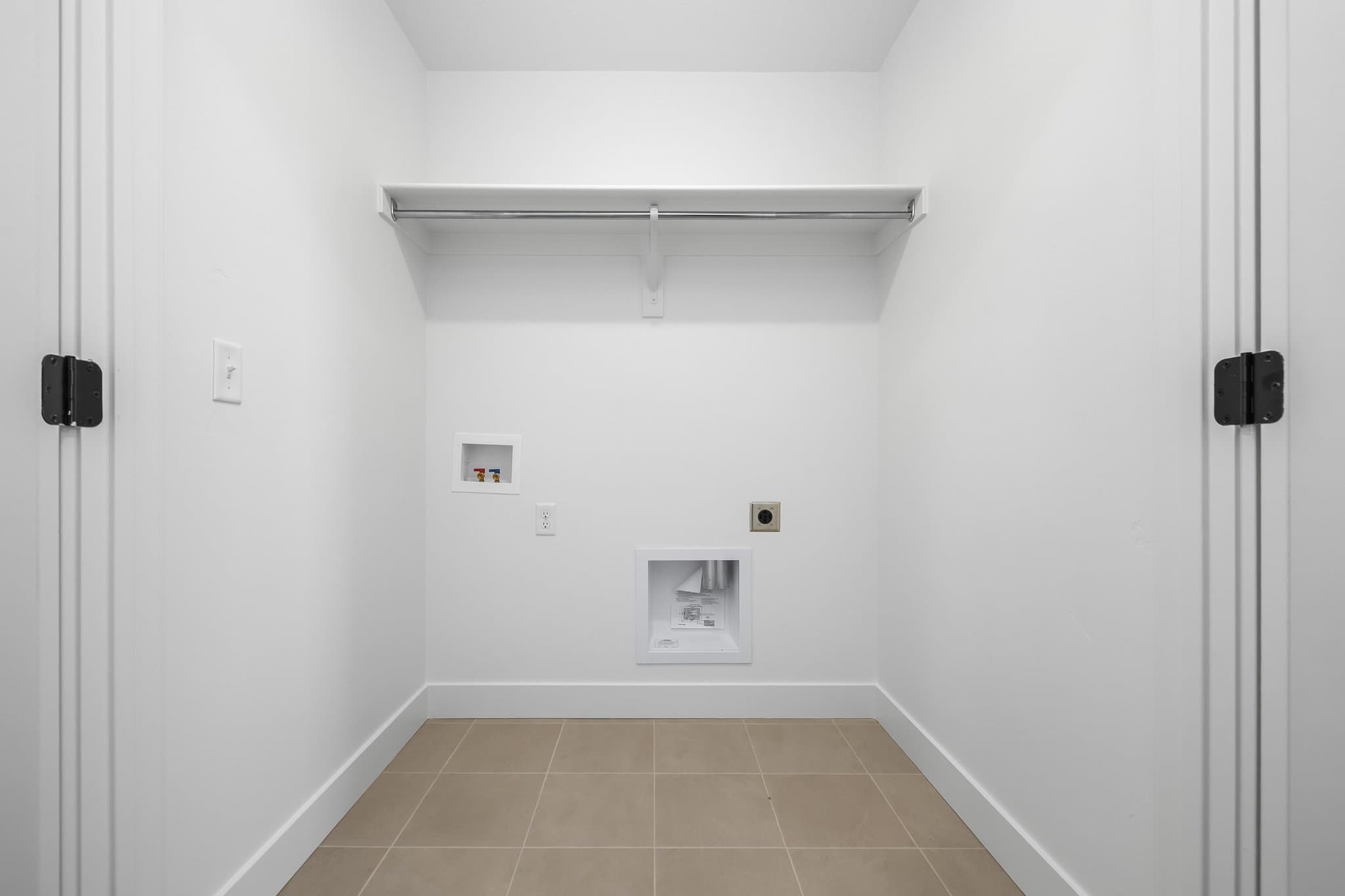 Mapleton Townhome: 5319 S. Acacia Dr.