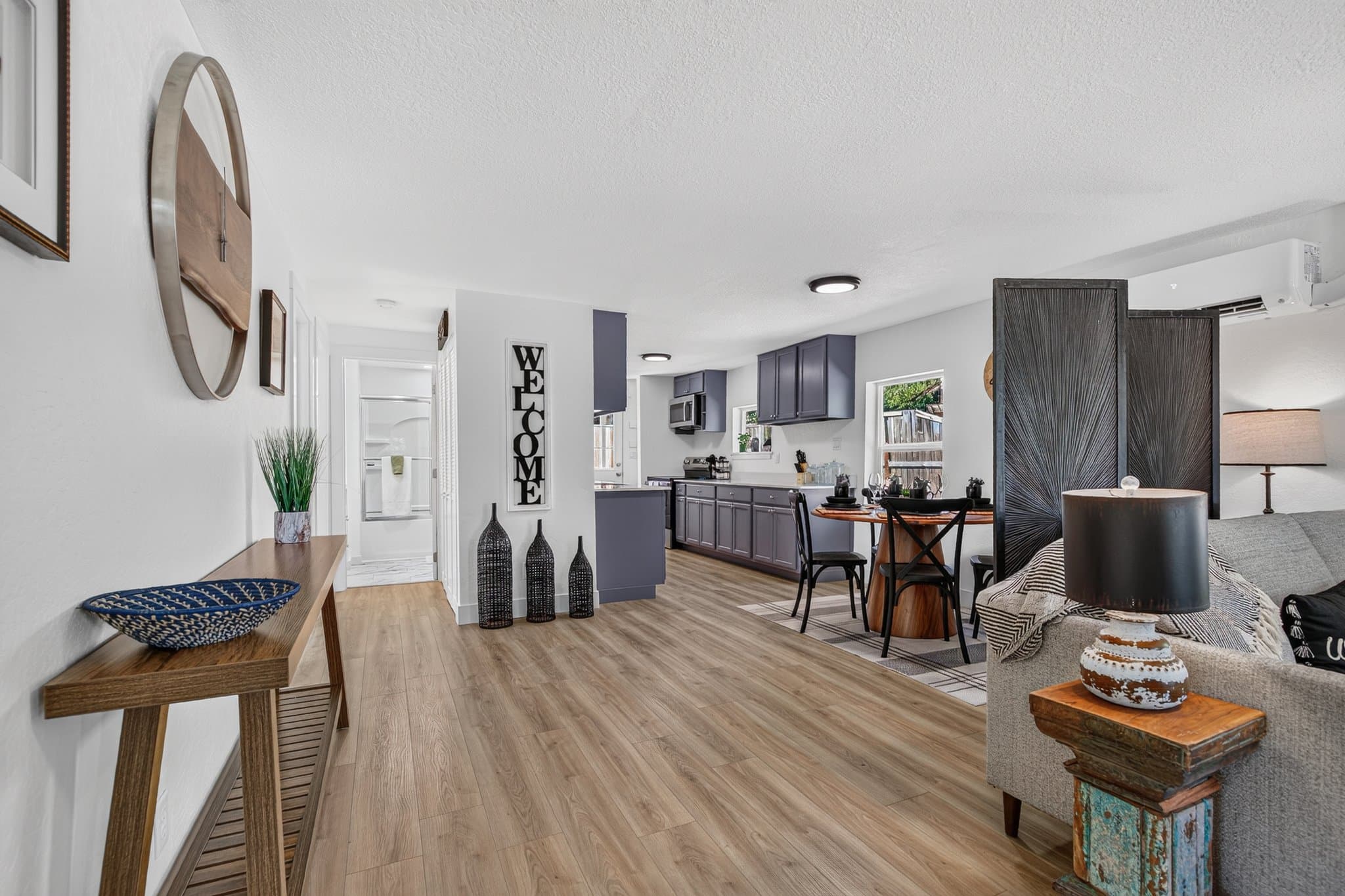 Talent House: 1516 Talent Ave