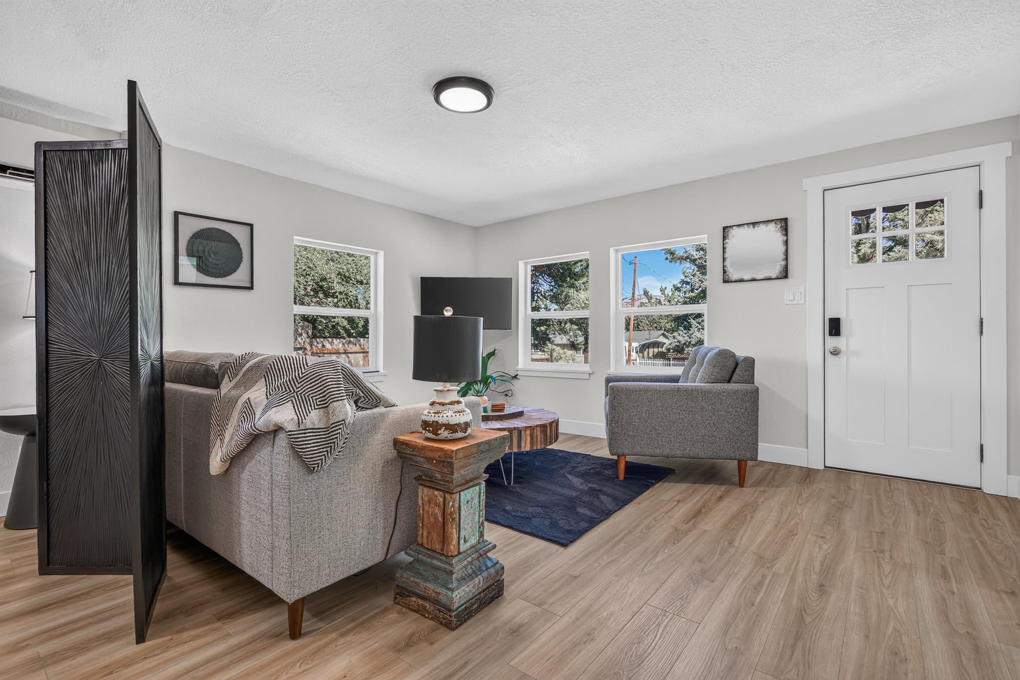 Talent House: 1516 Talent Ave