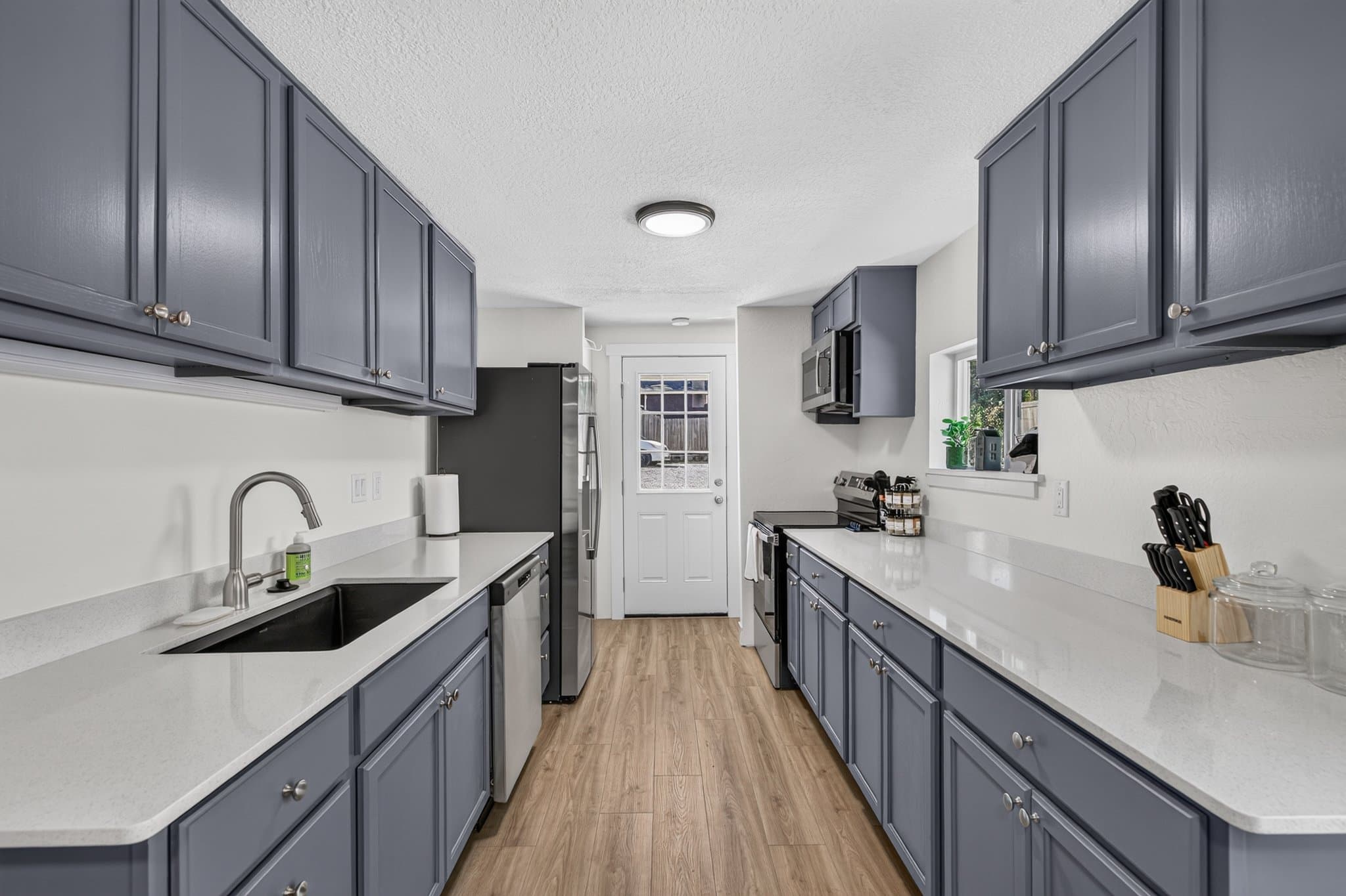 Talent House: 1516 Talent Ave
