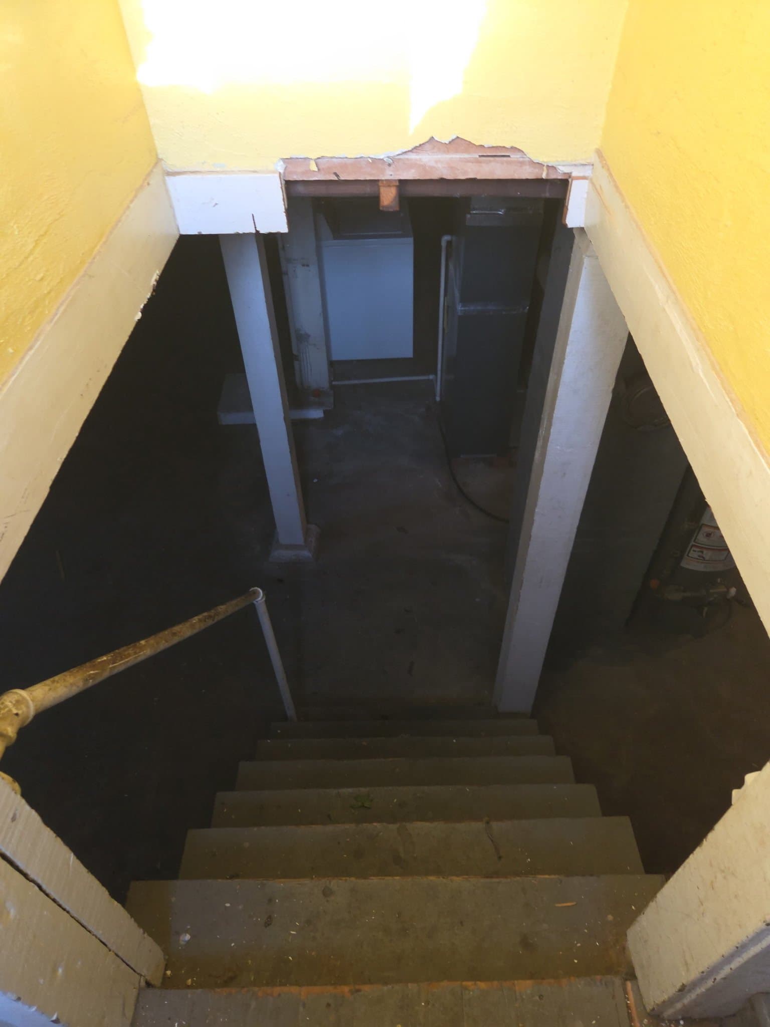 Decatur House: 2081 North College St.