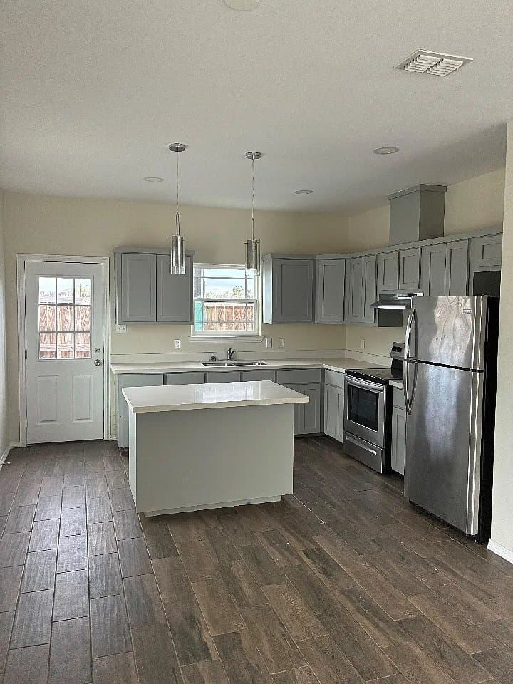 Alamo Condo: 1000 Calle Naranja Ave