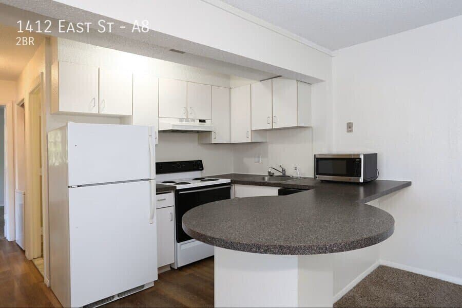 New Britain Apartment: 1412 East St