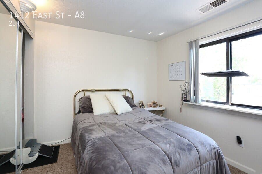 New Britain Apartment: 1412 East St