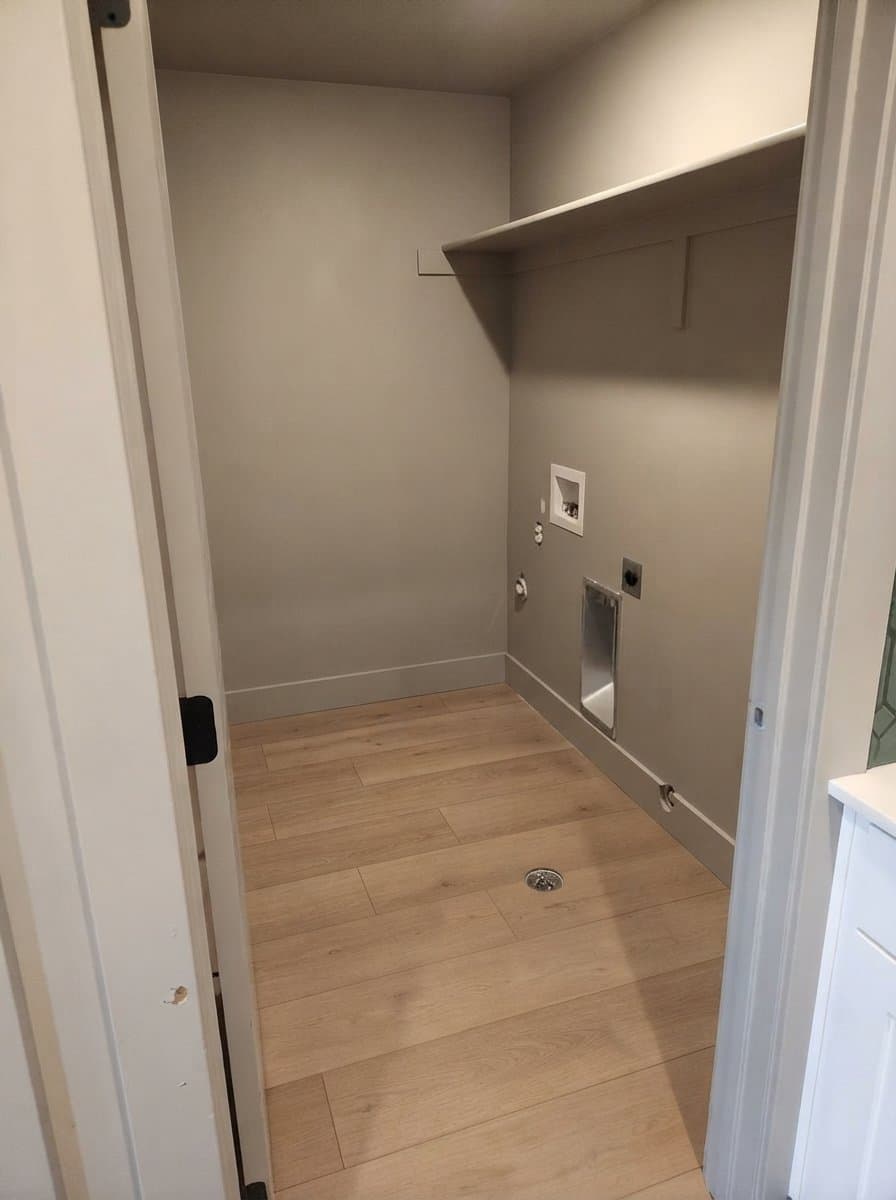 Hooper Apartment: 3706 S 5650 W