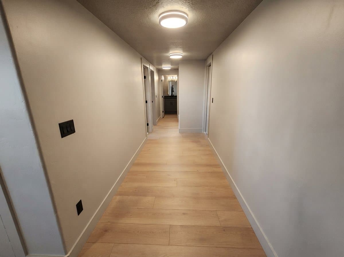 Hooper Apartment: 3706 S 5650 W