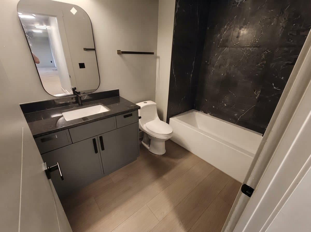 Hooper Apartment: 3706 S 5650 W