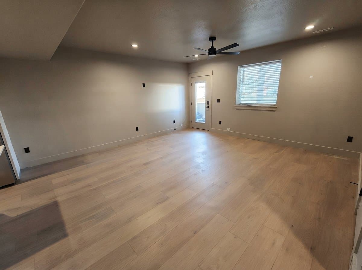 Hooper Apartment: 3706 S 5650 W