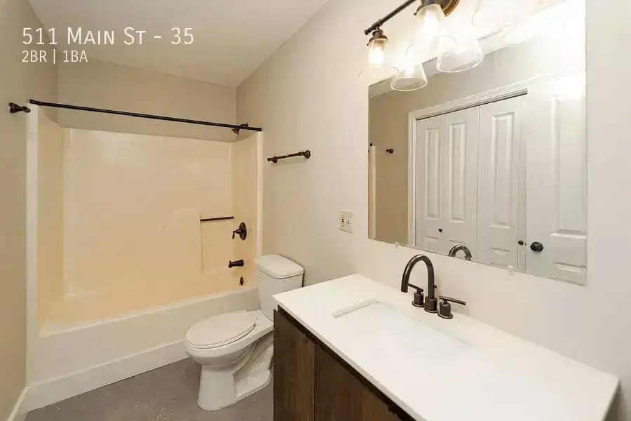 West Haven Apartment: 511 Main St