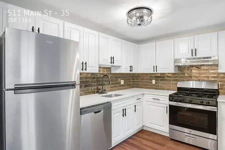 West Haven Apartment: 511 Main St