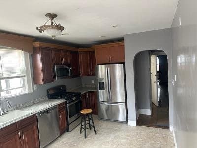 Newark Single Room: 31 Cleveland Ave