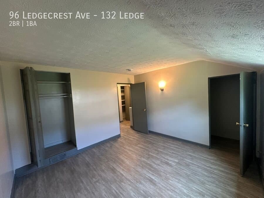 New Britain Apartment: 96 Ledgecrest Ave