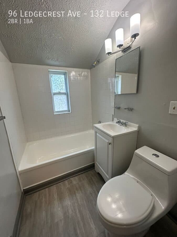 New Britain Apartment: 96 Ledgecrest Ave