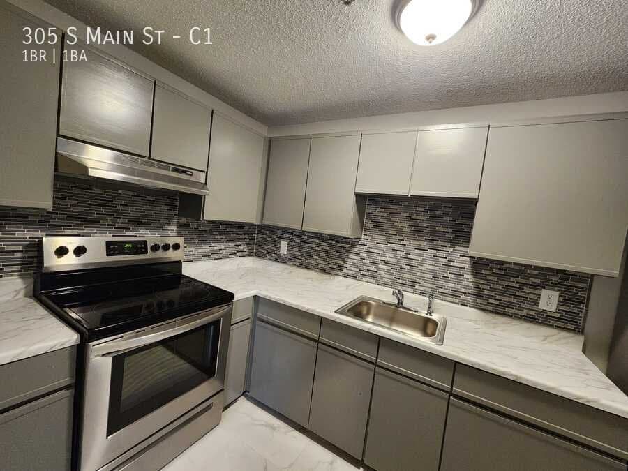 Middletown Apartment: 305 S Main St