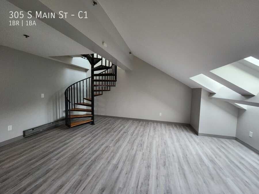 Middletown Apartment: 305 S Main St