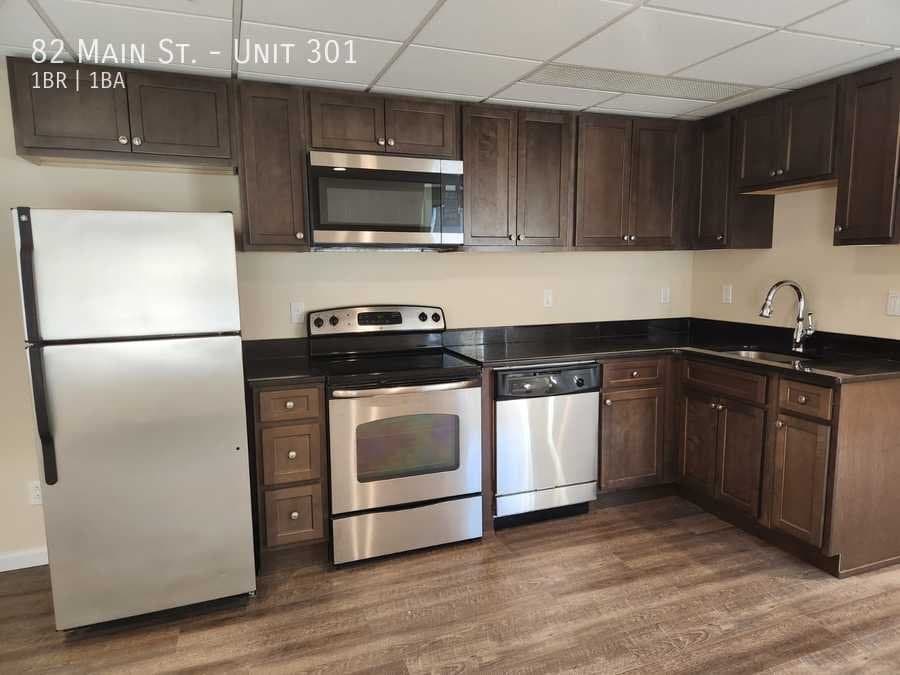 East Hampton Apartment: 82 Main St.