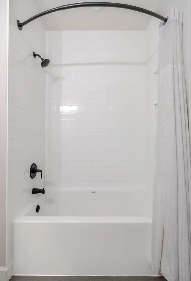 Whitehouse House: 807 Redwing Way