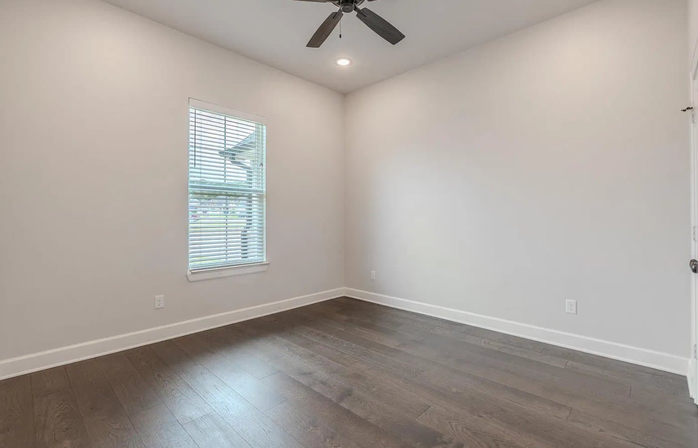 Whitehouse House: 807 Redwing Way