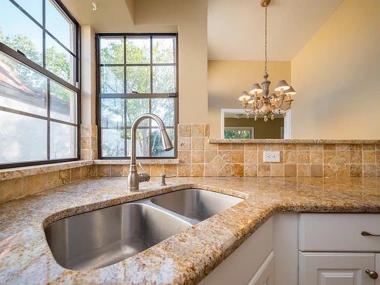 Jacksonville House: 4034 Corrientes Ct E