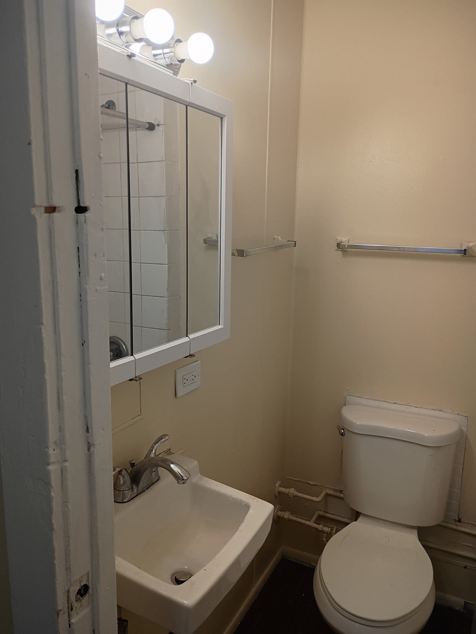 Elgin Multiplex: 19 Walker Place