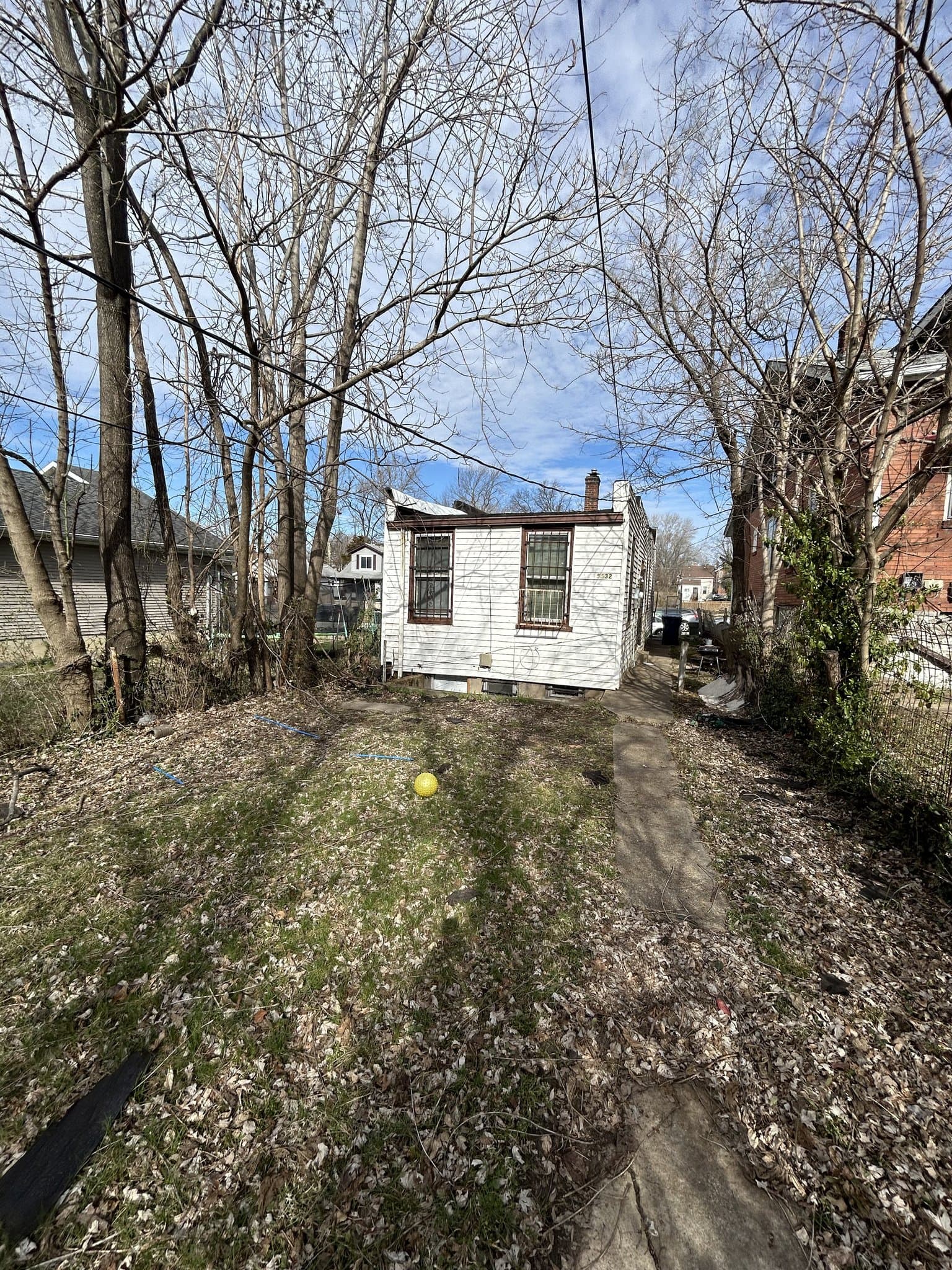 St.Louis House: 5532 Robin Ave.