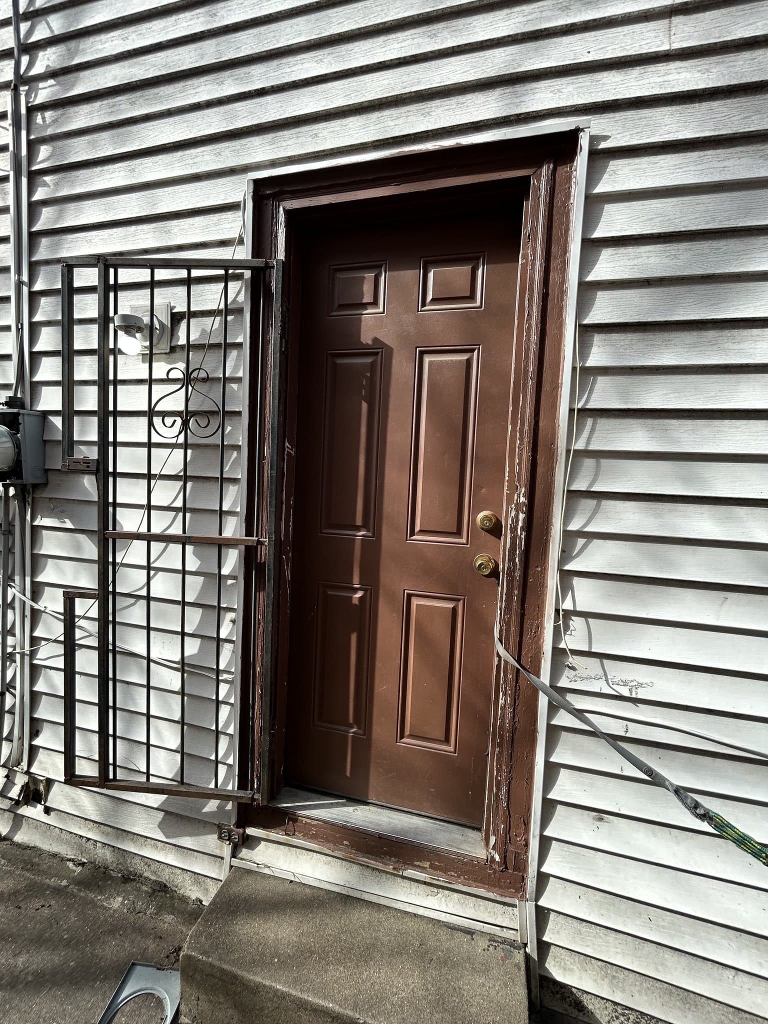 St.Louis House: 5532 Robin Ave.