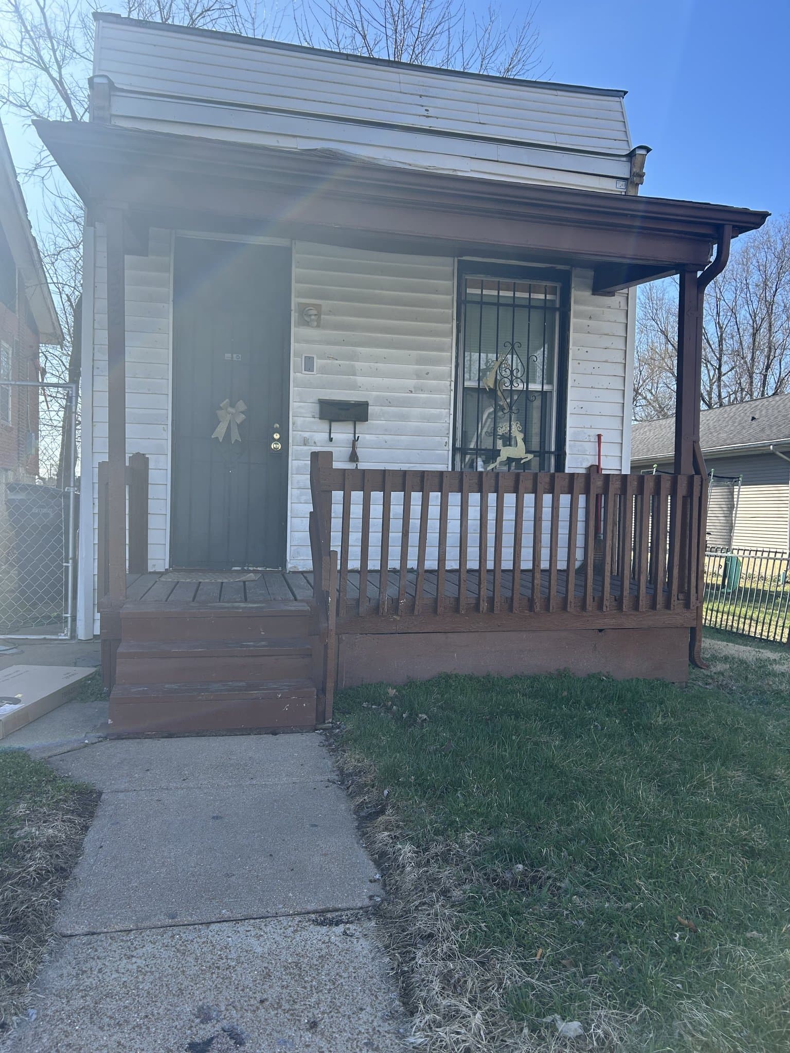 St.Louis House: 5532 Robin Ave.