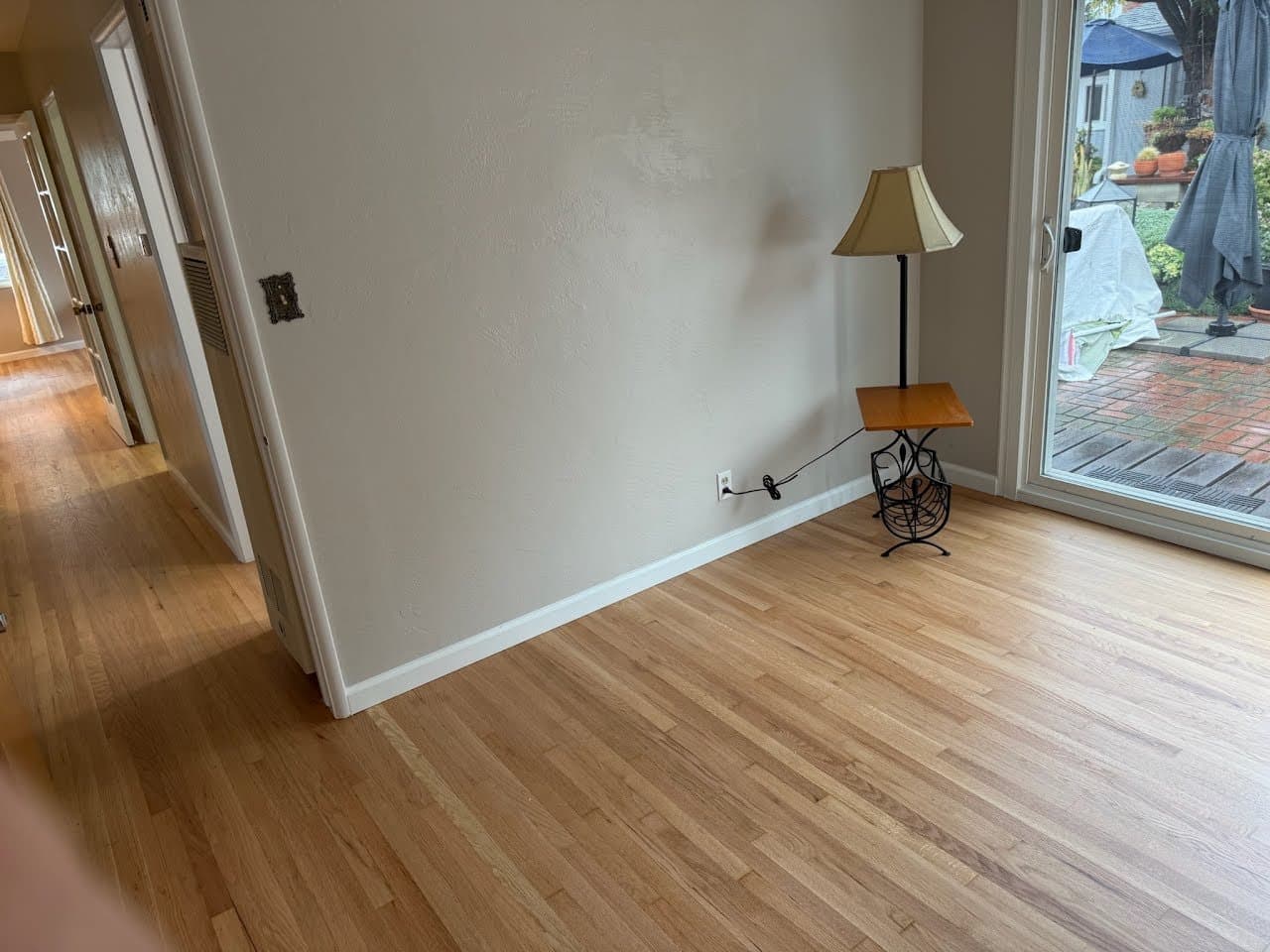 Long Beach House: 6261 E El Paseo St